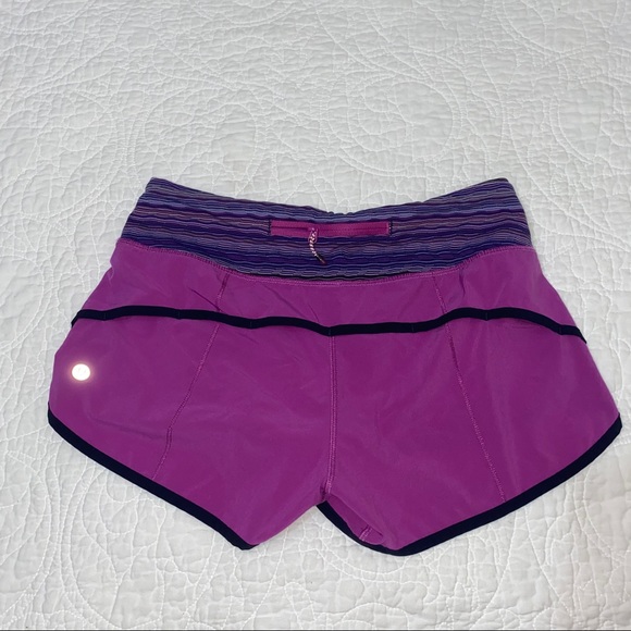 Lululemon Speed up Short 2.5" Fuschia - Picture 4 of 6